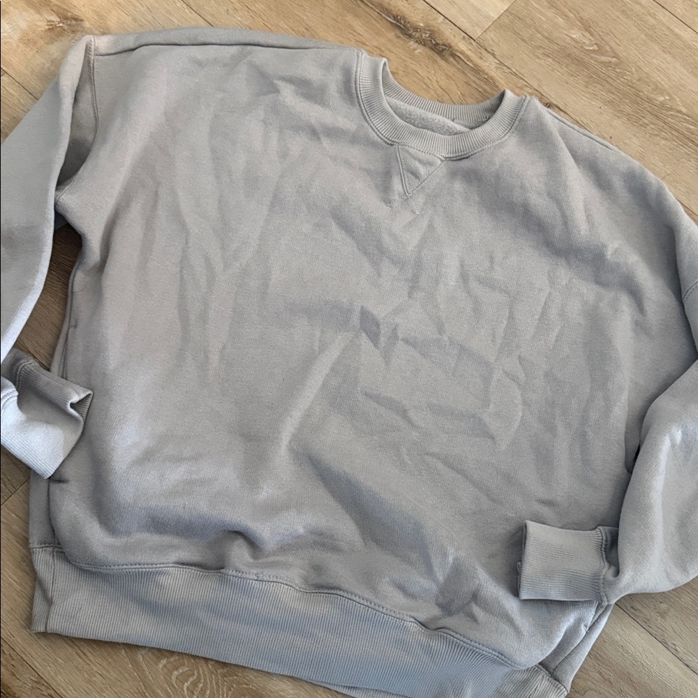 Everyday Essentials crew - image 2